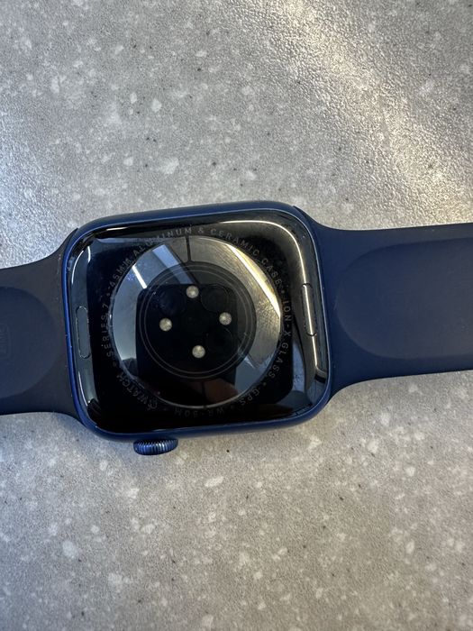 Продам apple watch series 7 45mm
