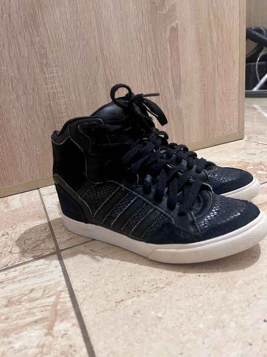 Дамски кецове Adidas