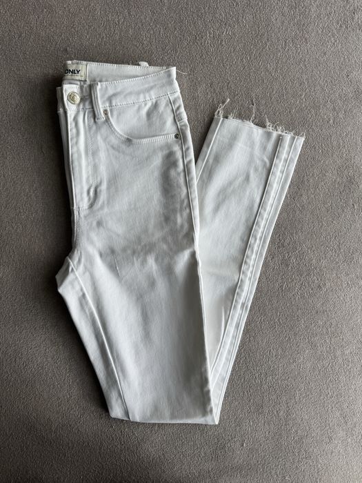 Дамски дънки.