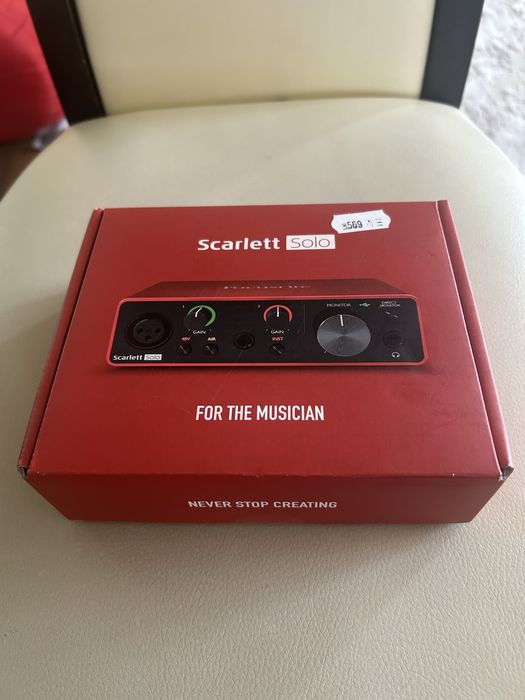 Interfață audio Focusrite Scarlett Solo – NOUĂ, nefolosită (la cutie)