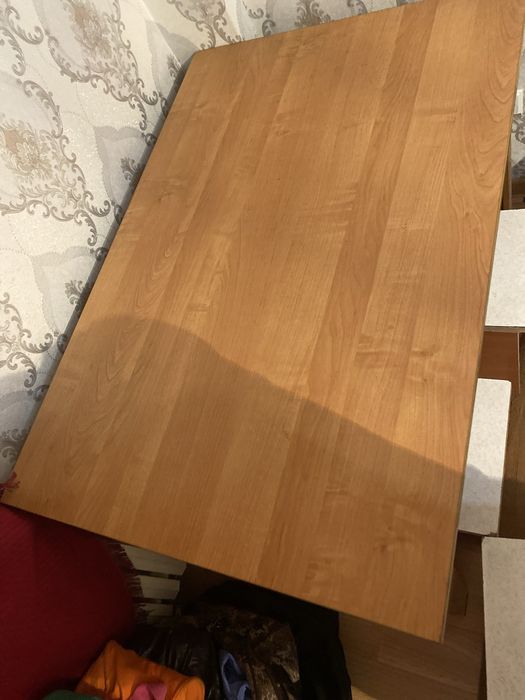 Продам кухонный стол + 3 табуретки
