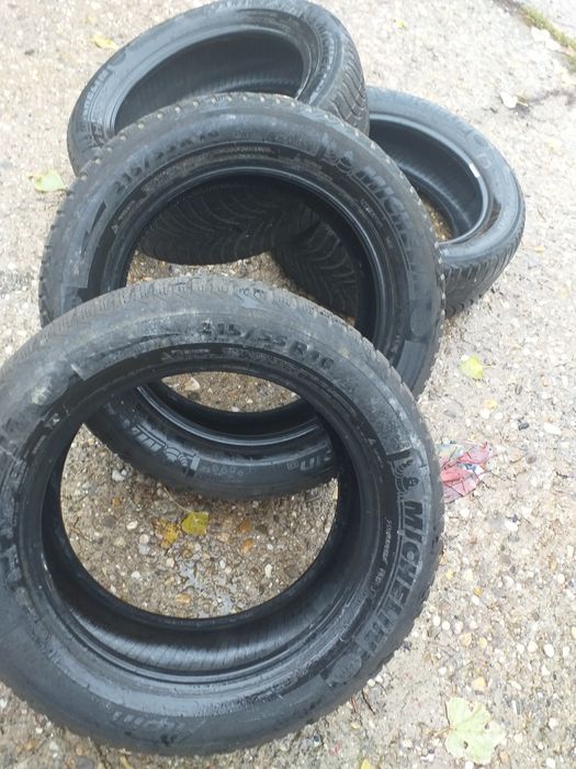 Vand cauciucuri second hand 215/55/r16