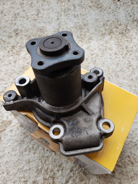 Водна помпа Хюндай Туксон/ Hyundai Tucson