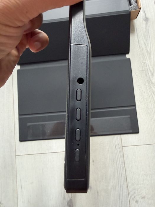 Преносим монитор 15,6”