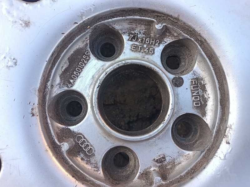 Продам оригинальные легкосплавные диски на автомашину Ауди