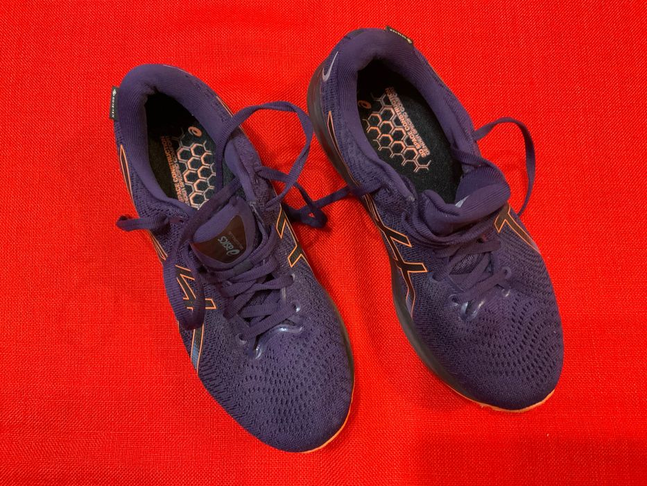 Asics gore-tex-оригинални маратонки 38 размер