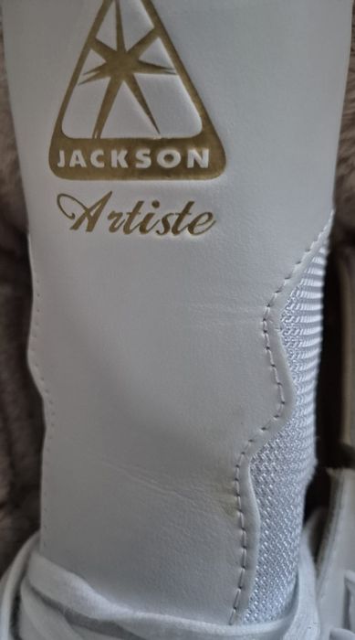 Patine Jackson Artiste si Roces dama