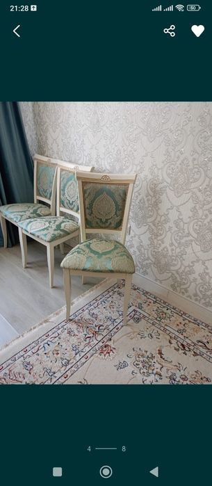 Продаю стол со стульями