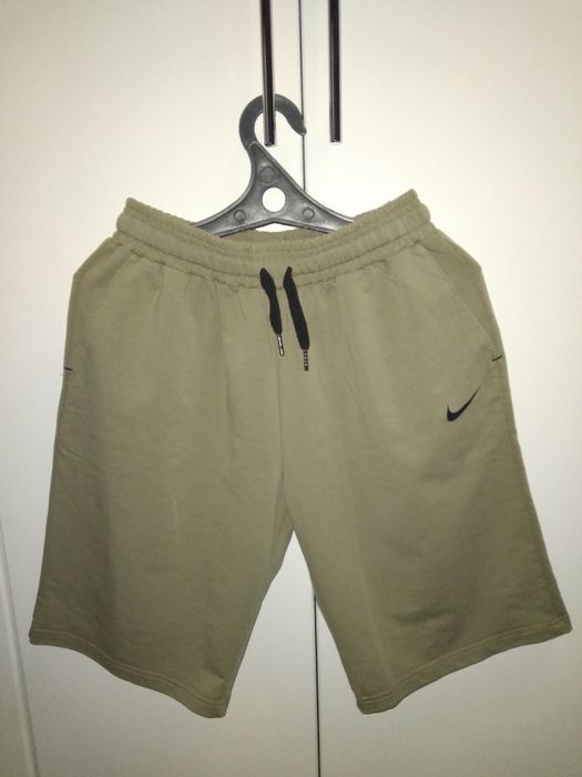 Продам новые шорты Nike,