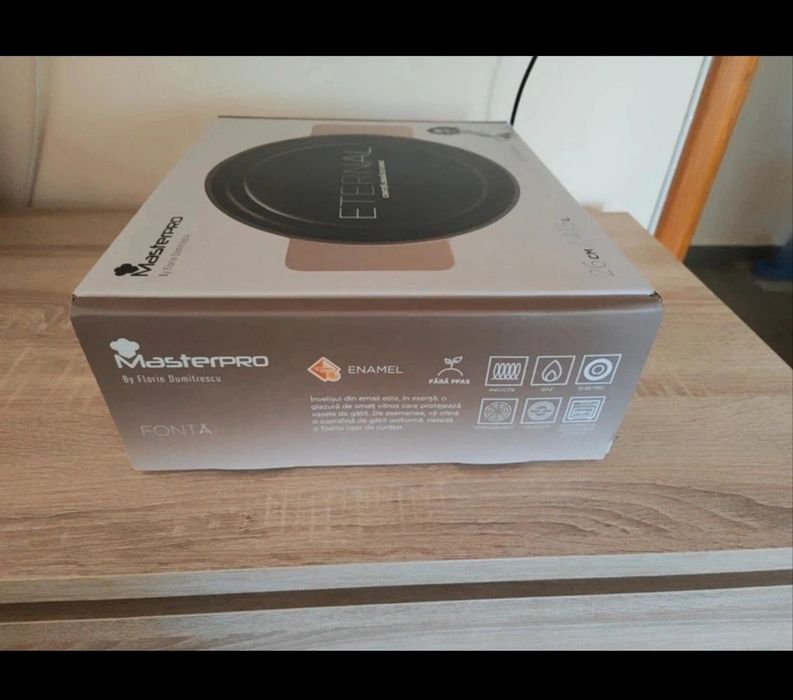 Cratiță joasă cu capac Master Pro Eternal 26 cm – NOUĂ