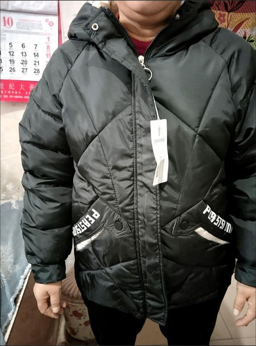 Продам женские куртки