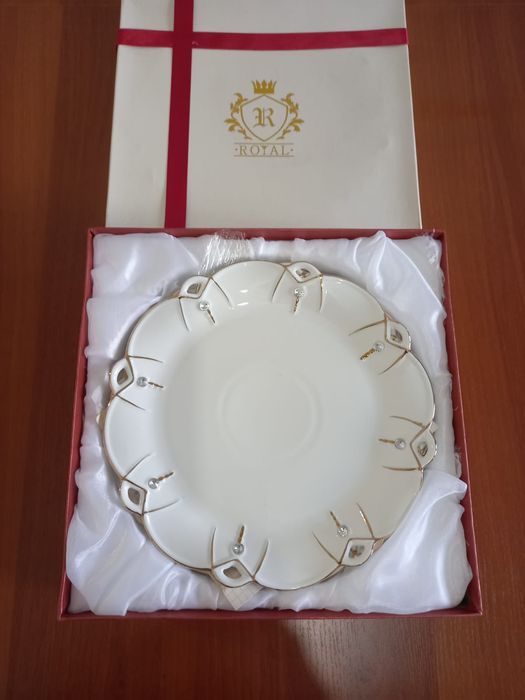 Продам набор тарелок