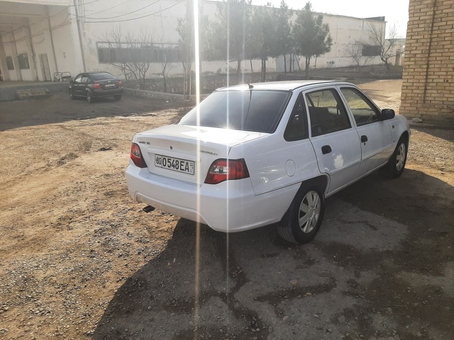 Nexia 2 dons 1.6 sotiladi.Holati alo