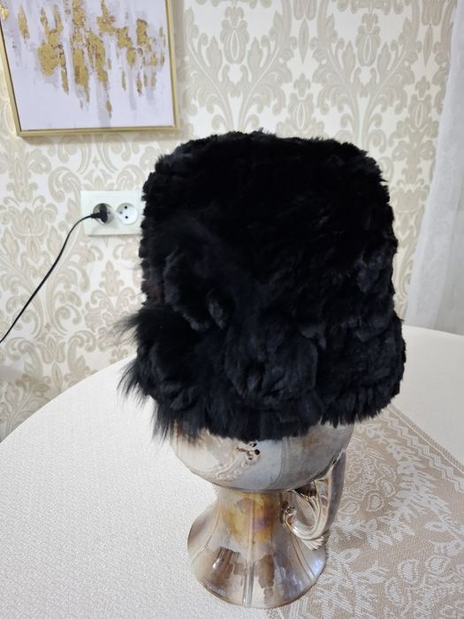 Продам шапочку вязанный кролик