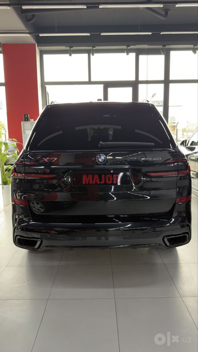 BMW Х7 40i.