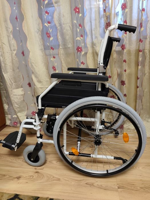 Продам инвалидную коляску