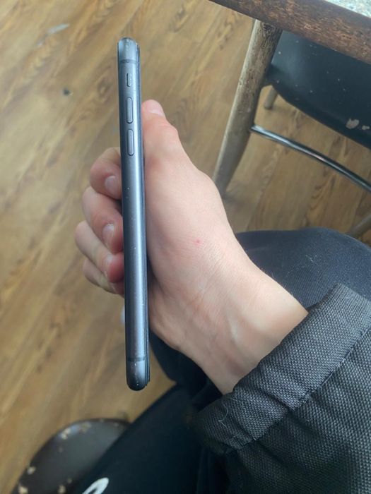 Продам Айфон 11, 64гб, 78акб