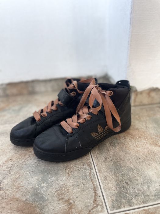 Кецове на adidas