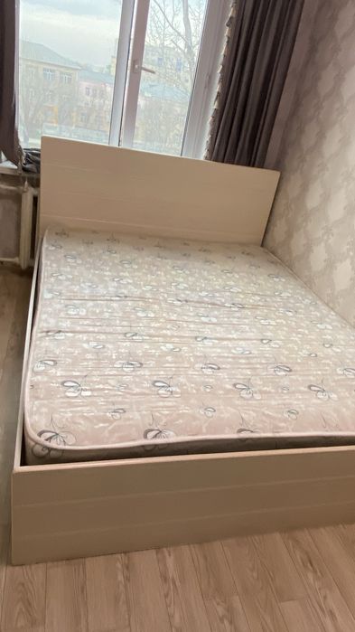 Продам спальный гарнитур 200.000