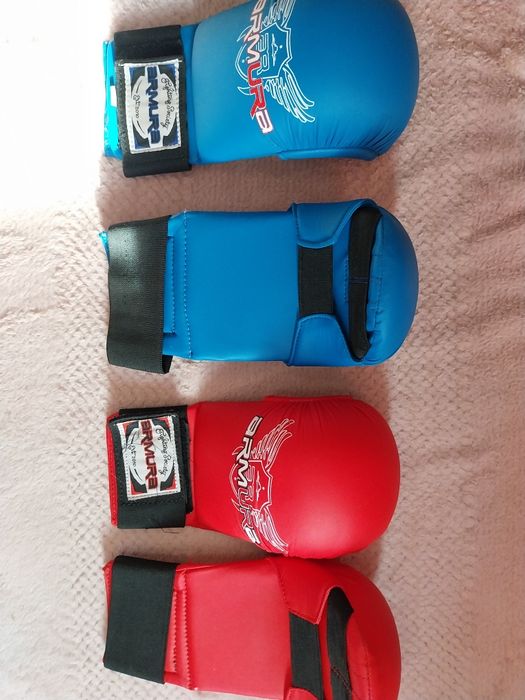 Set mănuși karate/sporturi de contact, roșii si albastre, marime L