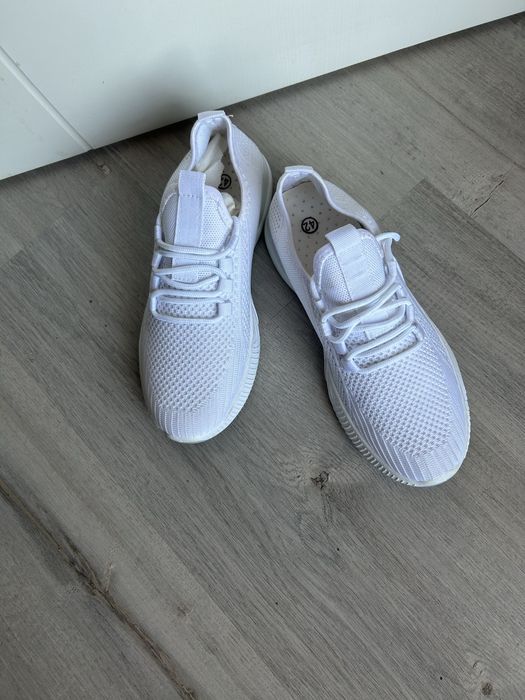 НОВИ!!! ДАМСКИ Обувки маратонки, номер 42