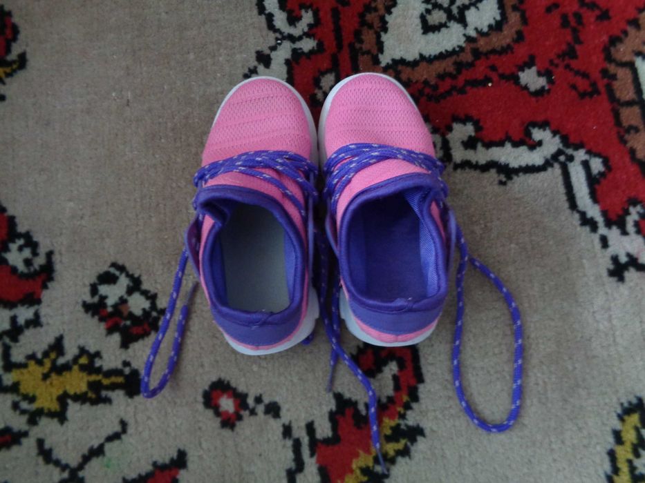Vand adidasi fetita 5.