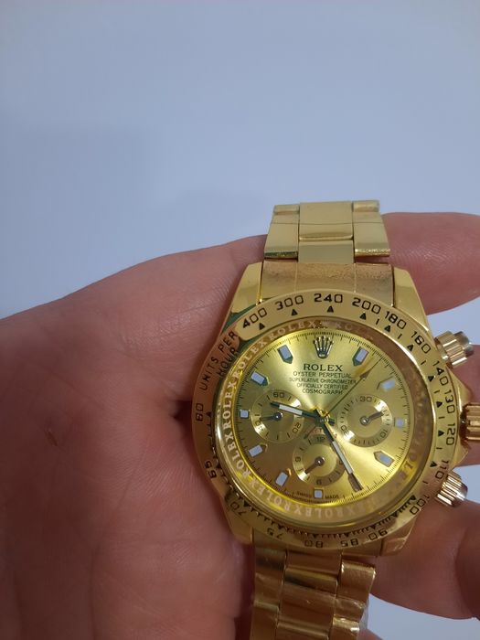 Se vinde ceas nou cu folie pe brățară,  nepurtat