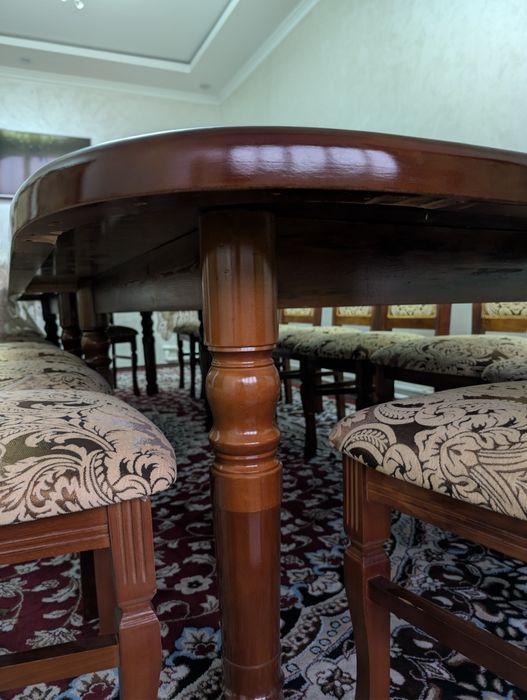 Стол и стулья , 3,65 м для 16 персон