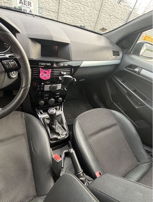 Vând Opel Astra H