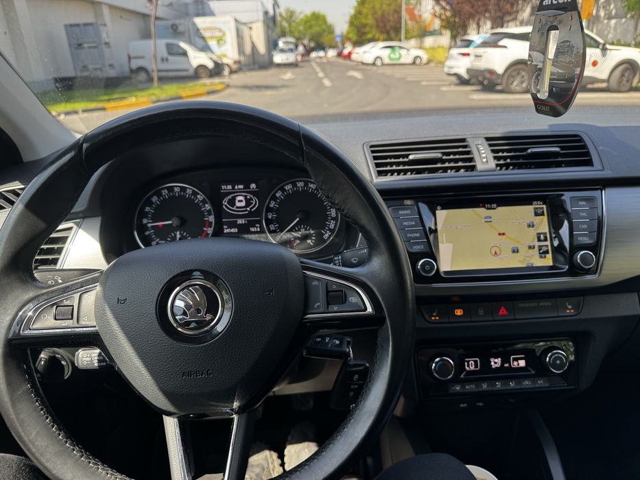 Skoda Fabia an 2018.09 motor 1,4 tdi 90 cai euro6,Navigatie ClimaTRONIC Front Assist Posibilitate rate,lumini zi LED posibilitate rate 0% avans