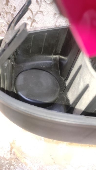 Продается пылесос Vitek VT-1081