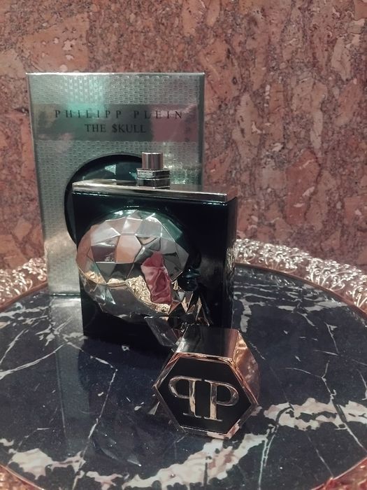 Продавам оригинален Philipp Plein The $kull Gold Edition