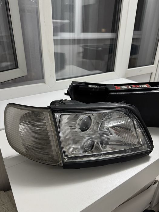 Продам фару а6с4 и поворотник сотка