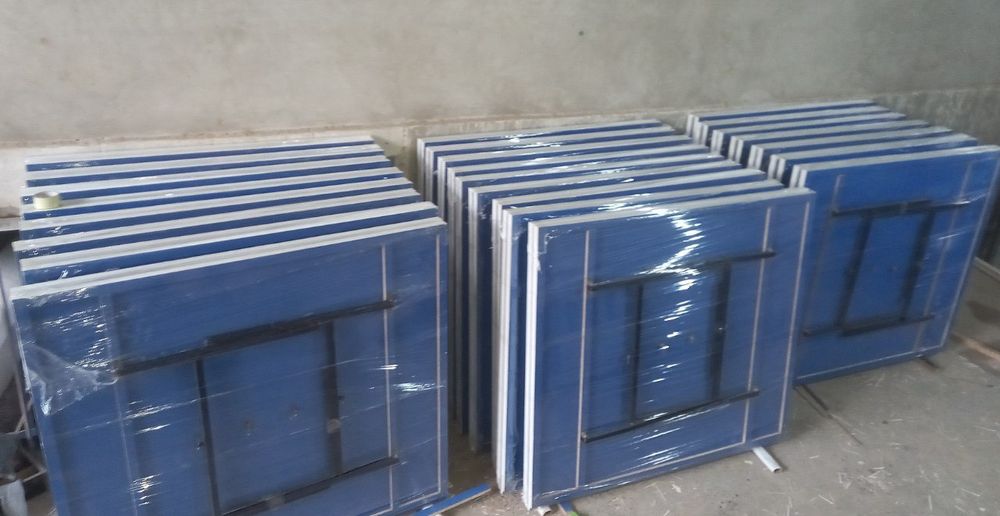 Stol tennis sotiladi