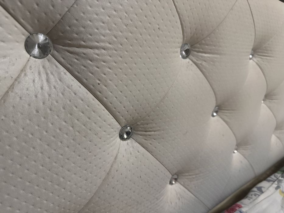 Двухспальный кровать