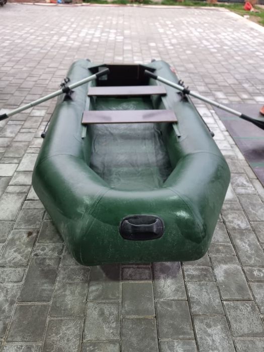 Лодка  надувная с деревянным дном