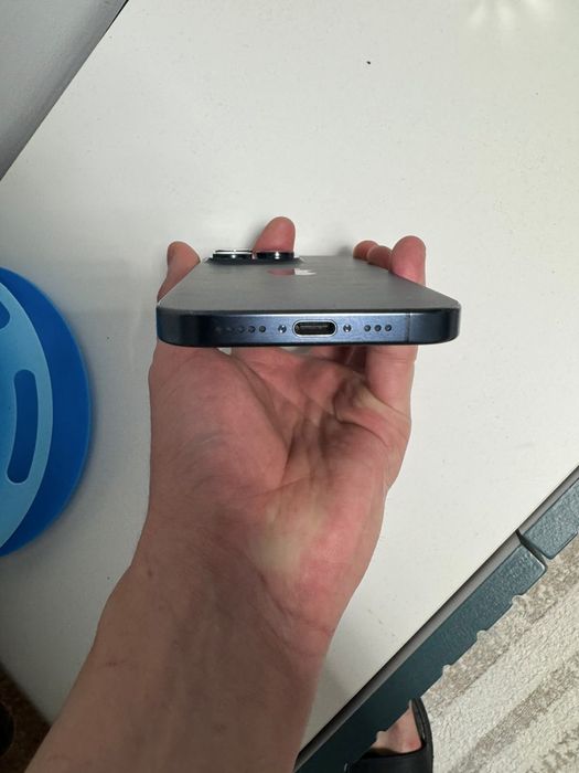 Обменяю iphone 15 pro 256gb