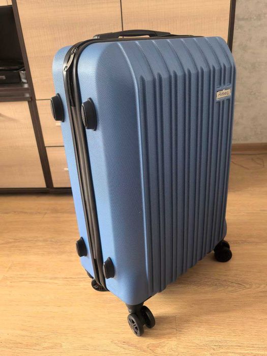 Чемодан Ridberg M со съемными колесами