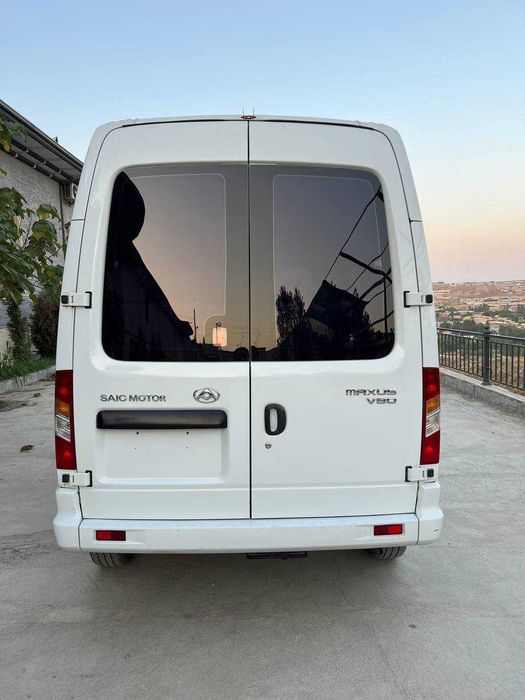 Микроавтобуси . .