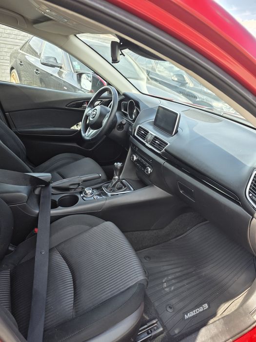 Mazda 3  2,0 Benzina 120 Cp.Bi-xenon posibilitatea rate trasport gratuit Garanție