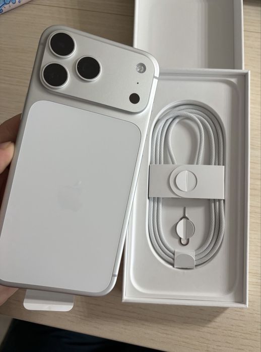 Iphone 17 PRO max Silver 256 gb