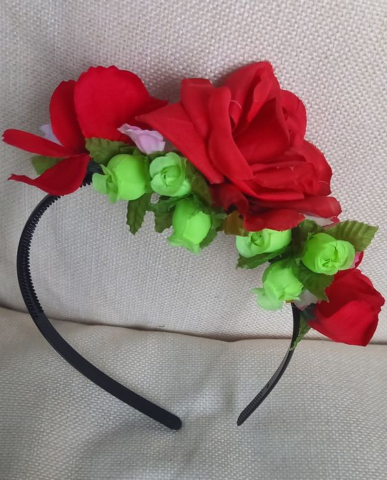 Диадема с цветя за народна носия