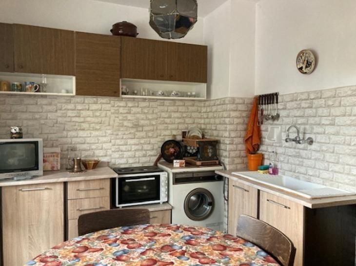 Дава се под наем Тристаен апартамент в София, Лозенец - 100 кв.м за 500 € - Снимка #2