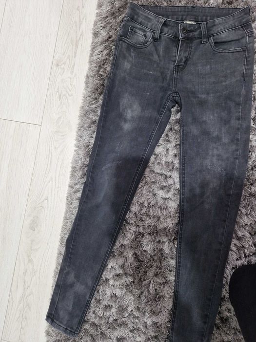Blugi Zara 40 negru cu fermoare
