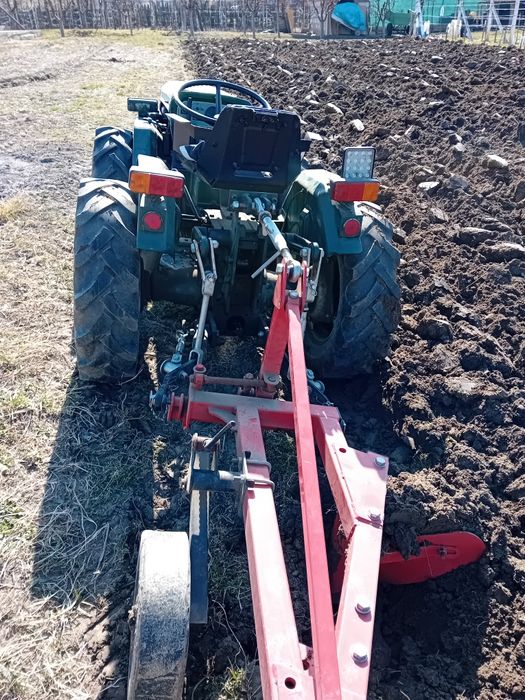 Tractor ferrari 75 articulat