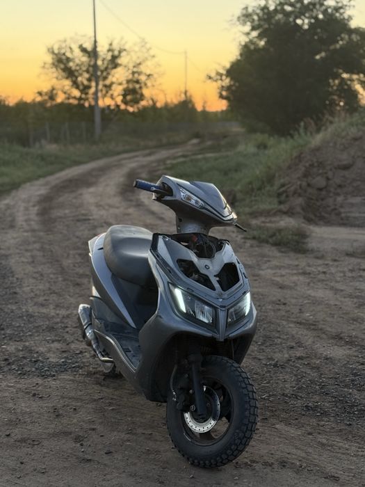 продам скутер м8 200куб