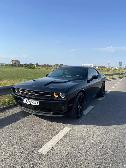 Dodge Challenger Masina frumoasa ce atrage toate privirile! Interior deosebit!