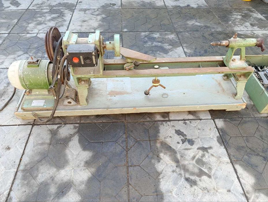 Заводской токарный станок