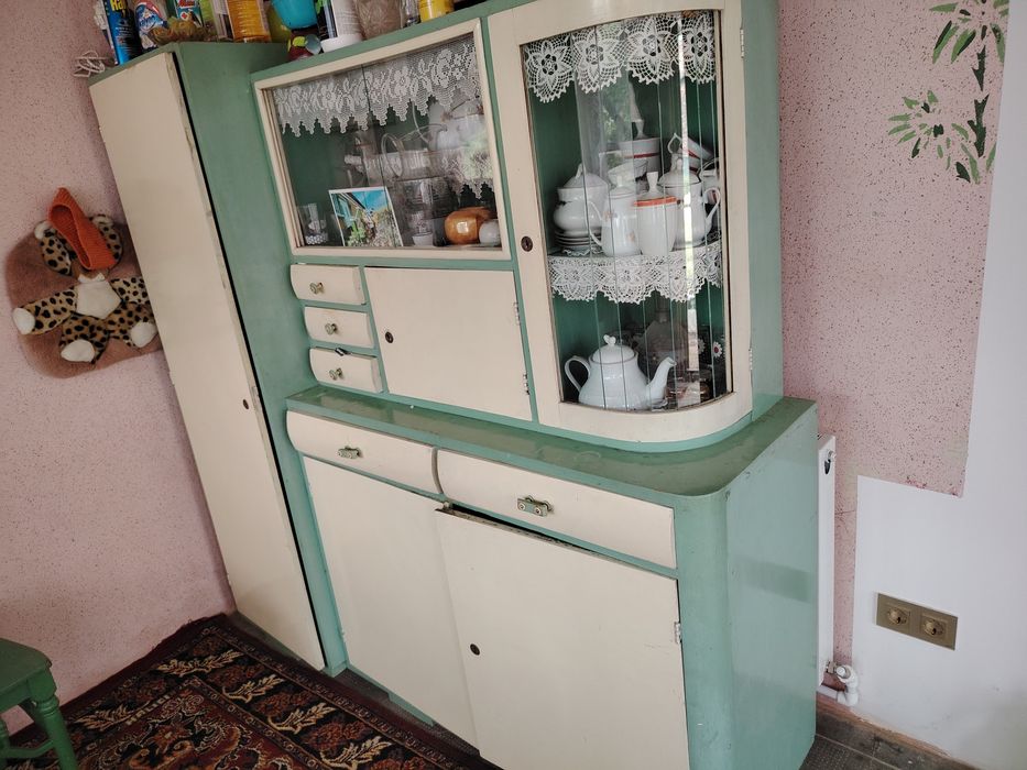 Mobila de bucătărie veche