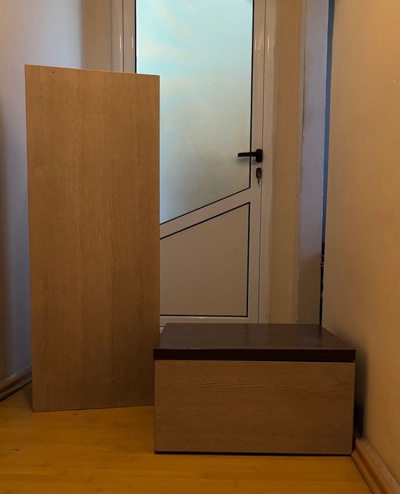 Vand 4 corpuri mobilier